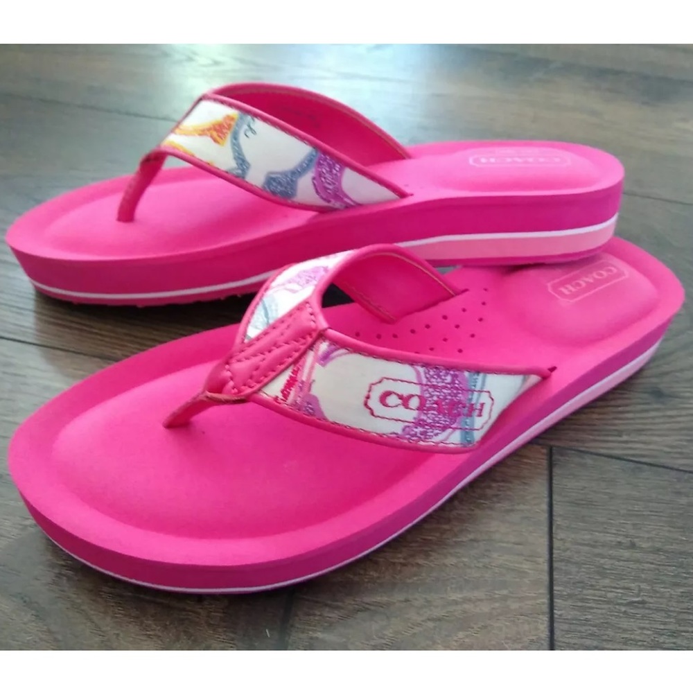 🌸NWOT Coach Jolie Signature Flip Flop Sandals🌸